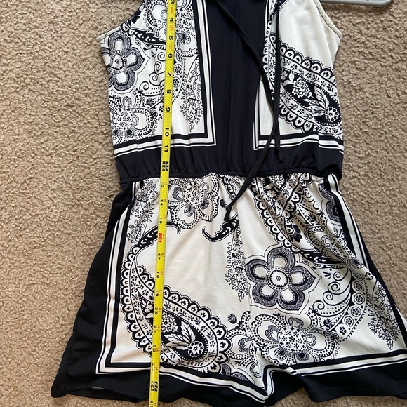 Patterned romper - Picture 2 of 3